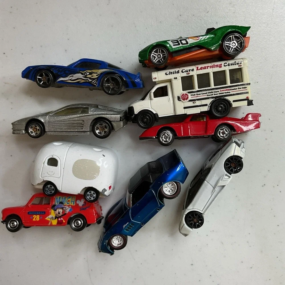 Hot Wheels Matchbox Tomica Diecast Cars Lot of 9 Ferrari Chevy Disney Bus 1/64